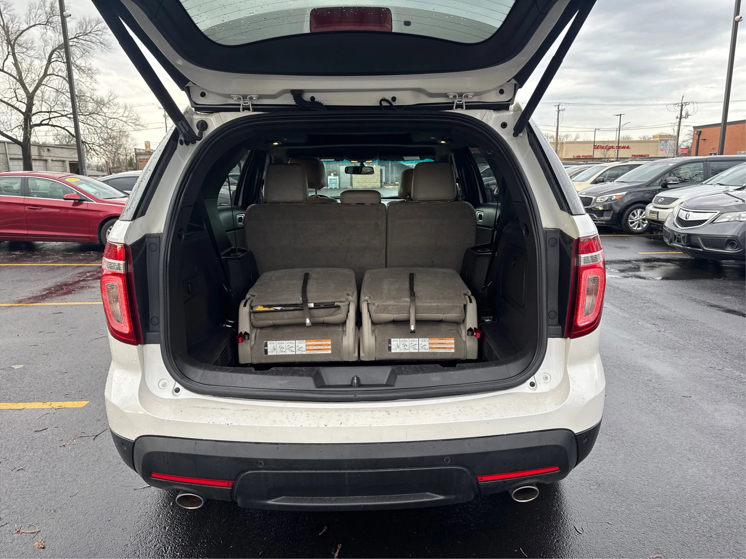 Used 2014 Ford Explorer XLT w/ Equipment Group 202A FWD image 15