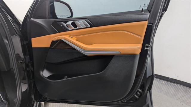 Used 2019 BMW X7 xDrive40i w/ Cold Weather Package image 26