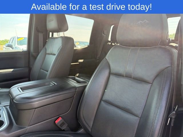 Used 2019 Chevrolet Silverado 1500 High Country w/ Technology Package AWD/4WD image 3