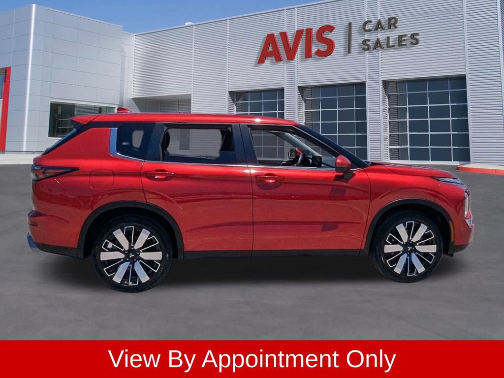 Used 2025 Mitsubishi Outlander SE FWD image 5
