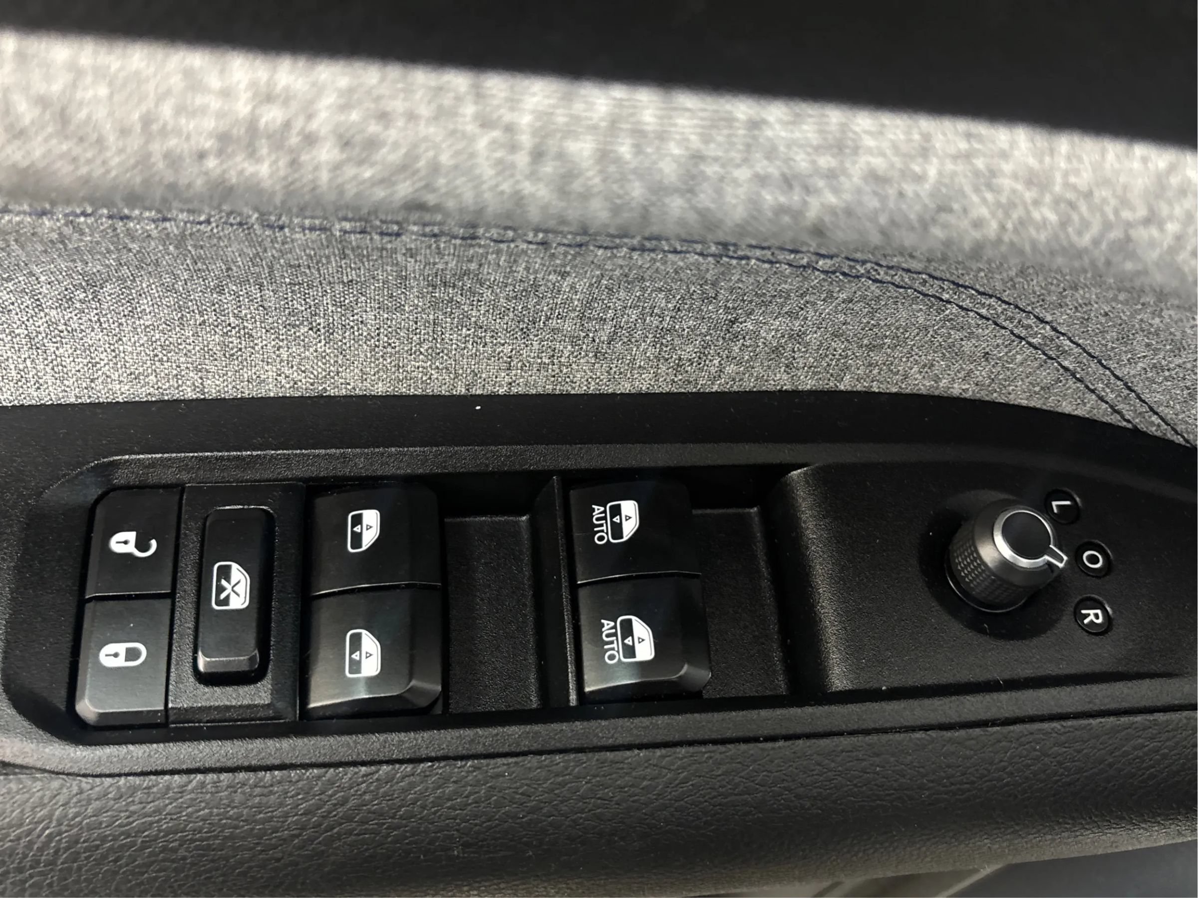 Used 2024 Jeep Compass Latitude AWD/4WD image 39