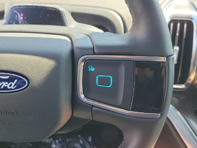 New 2027 Ford Expedition Platinum w/ Stealth Appearance Package AWD/4WD image 6
