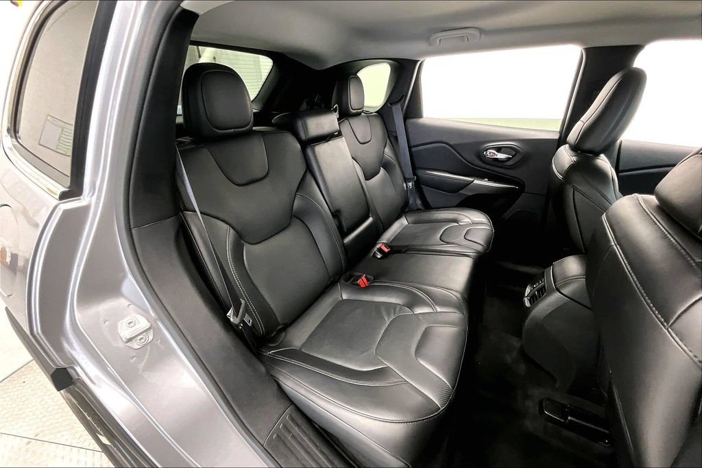 Used 2020 Jeep Cherokee Limited AWD/4WD image 26