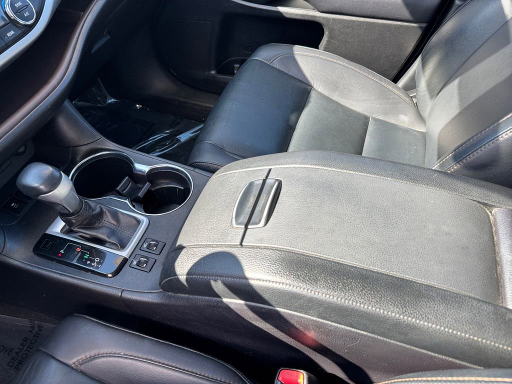 Certified 2019 Toyota Highlander XLE AWD/4WD image 25