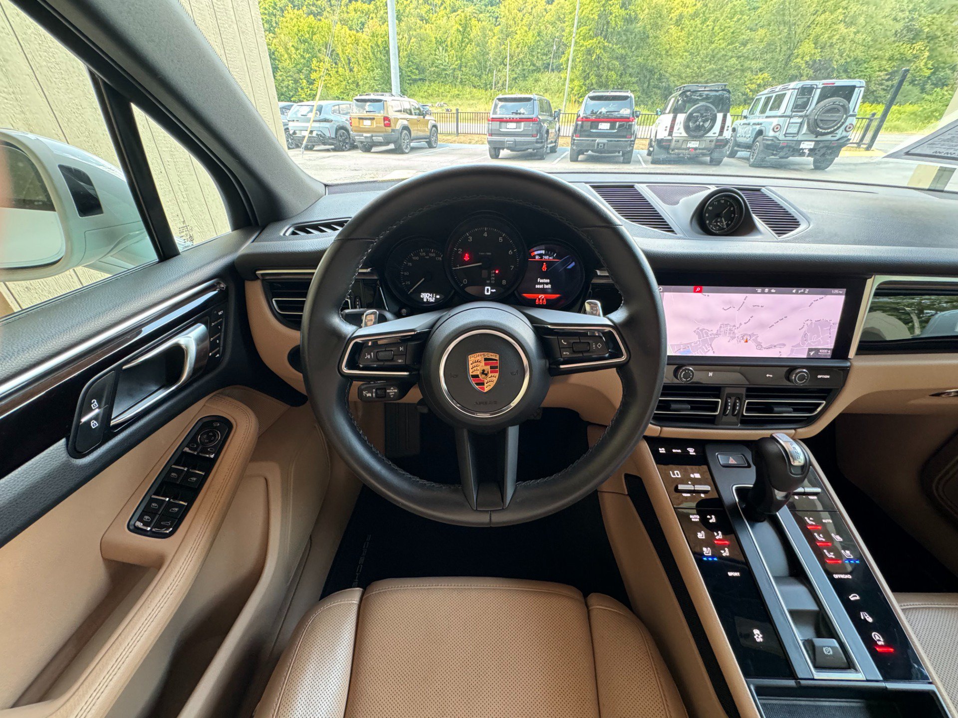 Used 2024 Porsche Macan AWD/4WD image 41