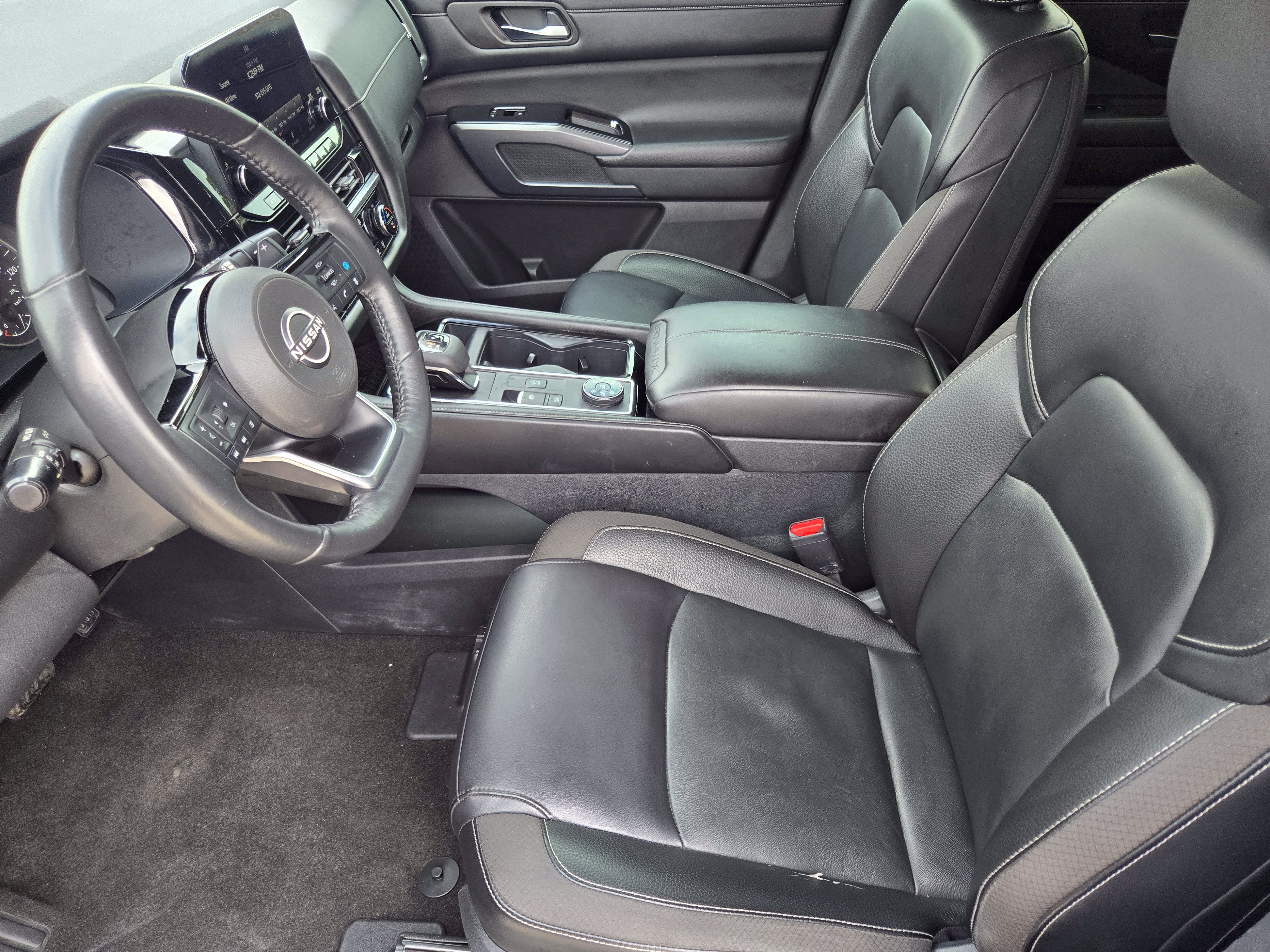 Used 2023 Nissan Pathfinder SL AWD/4WD image 9