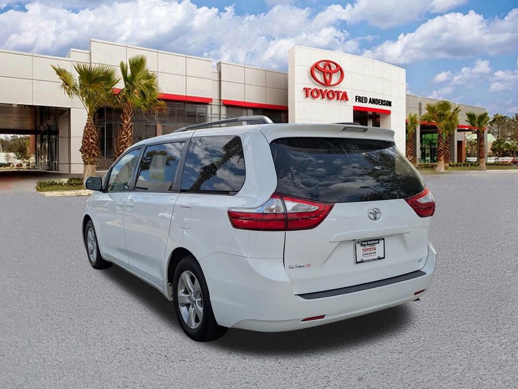 Used 2016 Toyota Sienna LE image 7
