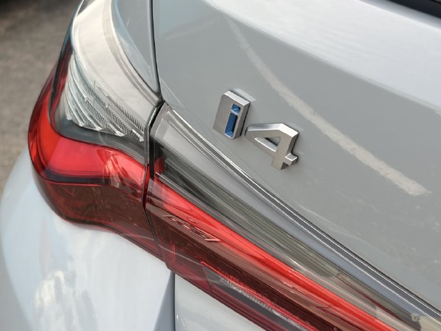 Certified 2023 BMW i4 eDrive40 w/ M Sport Package RWD image 9