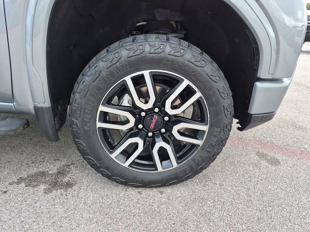 Used 2024 GMC Sierra 1500 AT4 w/ Technology Package AWD/4WD image 15
