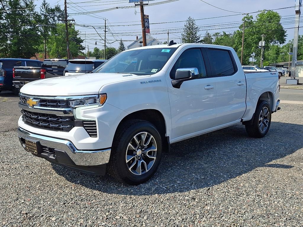 Used 2025 Chevrolet Silverado 1500 LT image 4