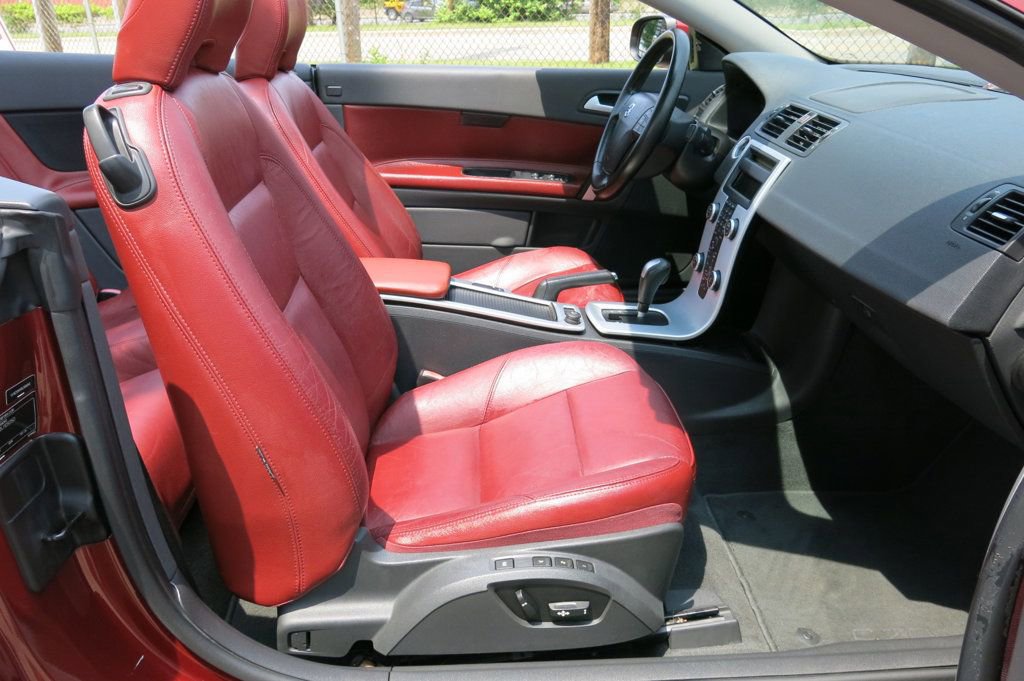 Used 2011 Volvo C70 T5 image 13
