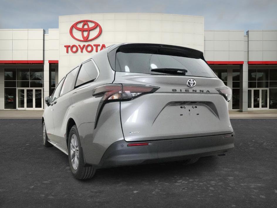 New 2026 Toyota Sienna XLE FWD image 11