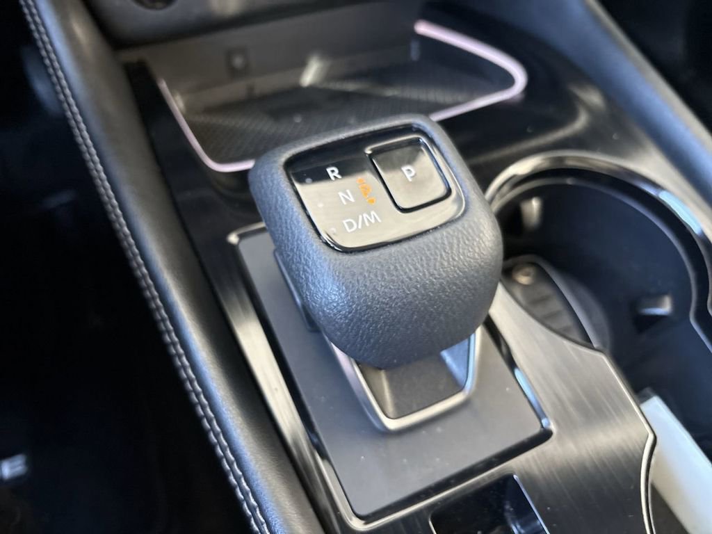 Used 2025 Nissan Rogue Platinum w/ Platinum Premium Package image 16