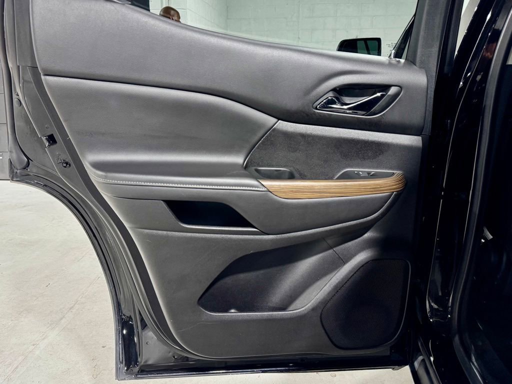 Used 2022 GMC Acadia SLE image 24