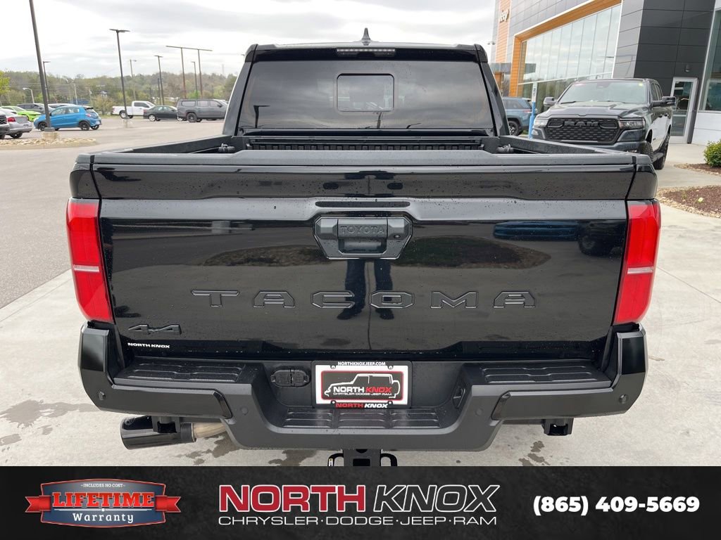 Used 2024 Toyota Tacoma TRD Sport w/ TRD Sport Upgrade Package image 17