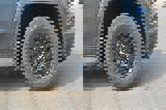 New 2025 Chevrolet Silverado EV LT image 5