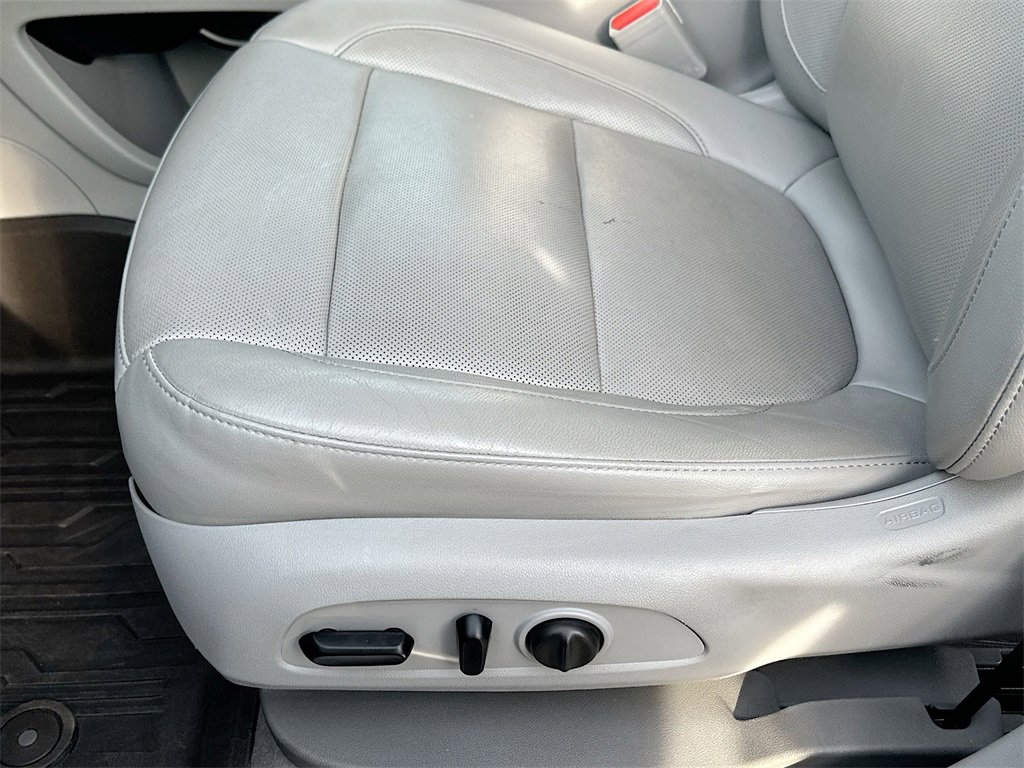 Used 2020 GMC Acadia SLT w/ Premium Package image 9