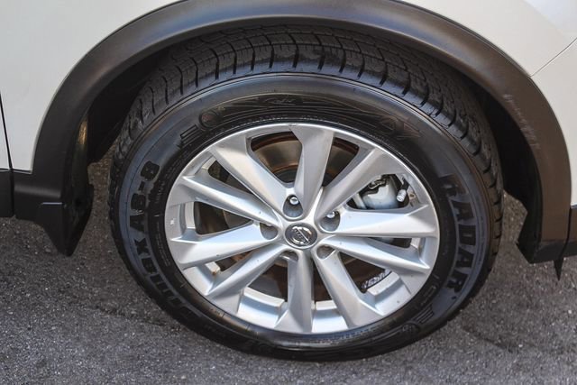 Used 2018 Nissan Rogue Sport SV image 14