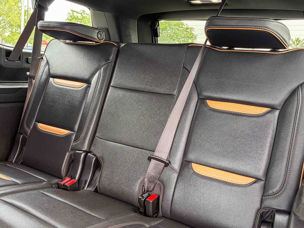 Used 2022 GMC Yukon XL AT4 image 43