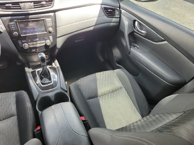 Used 2020 Nissan Rogue SV FWD image 15