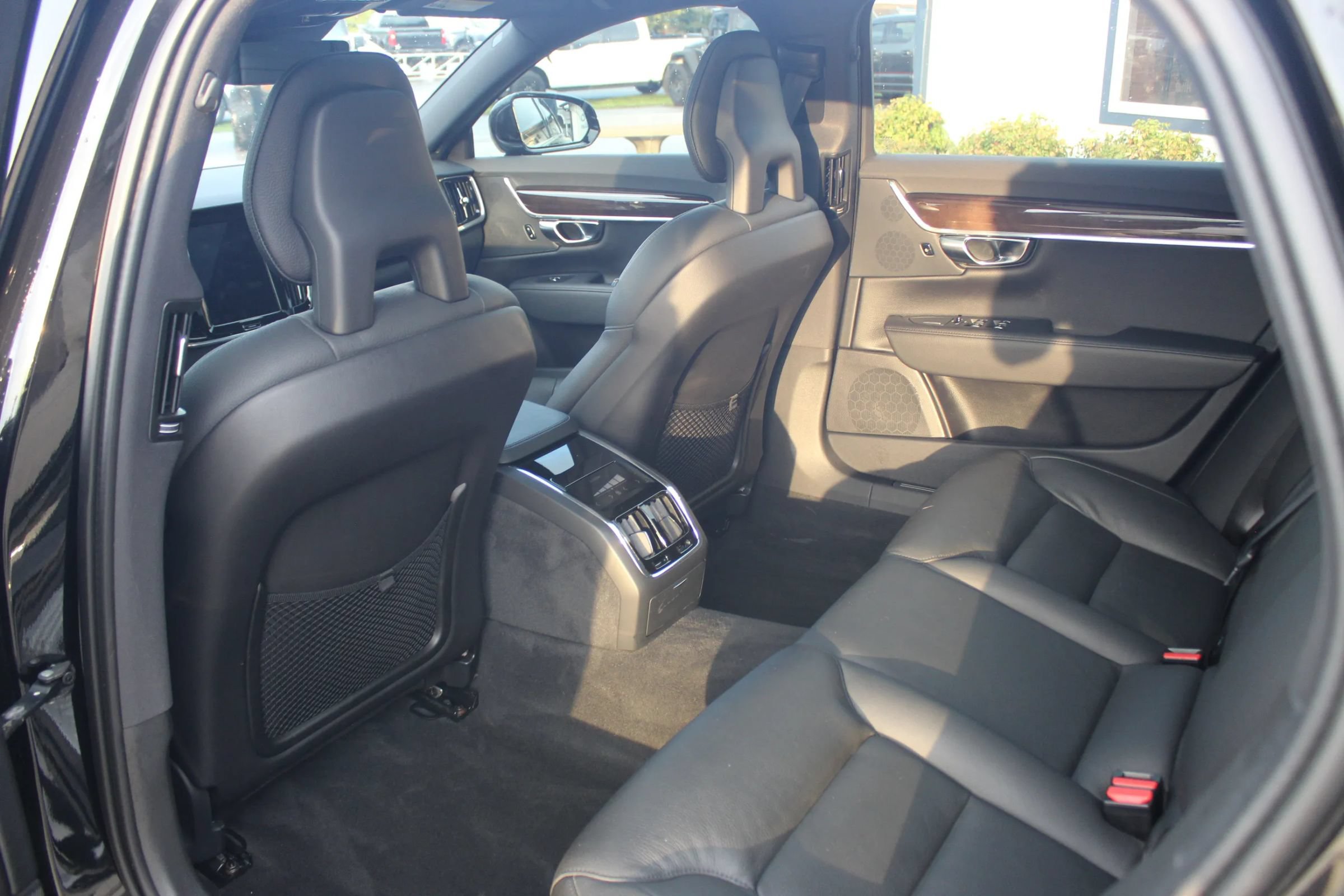 Used 2018 Volvo S90 T6 Momentum w/ Convenience Package AWD/4WD image 19