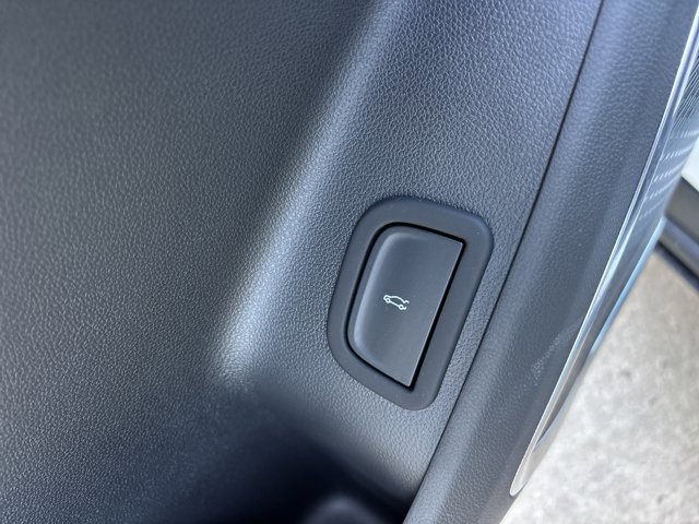 New 2026 Chevrolet Traverse LT w/ Enhanced Driving Package image 24