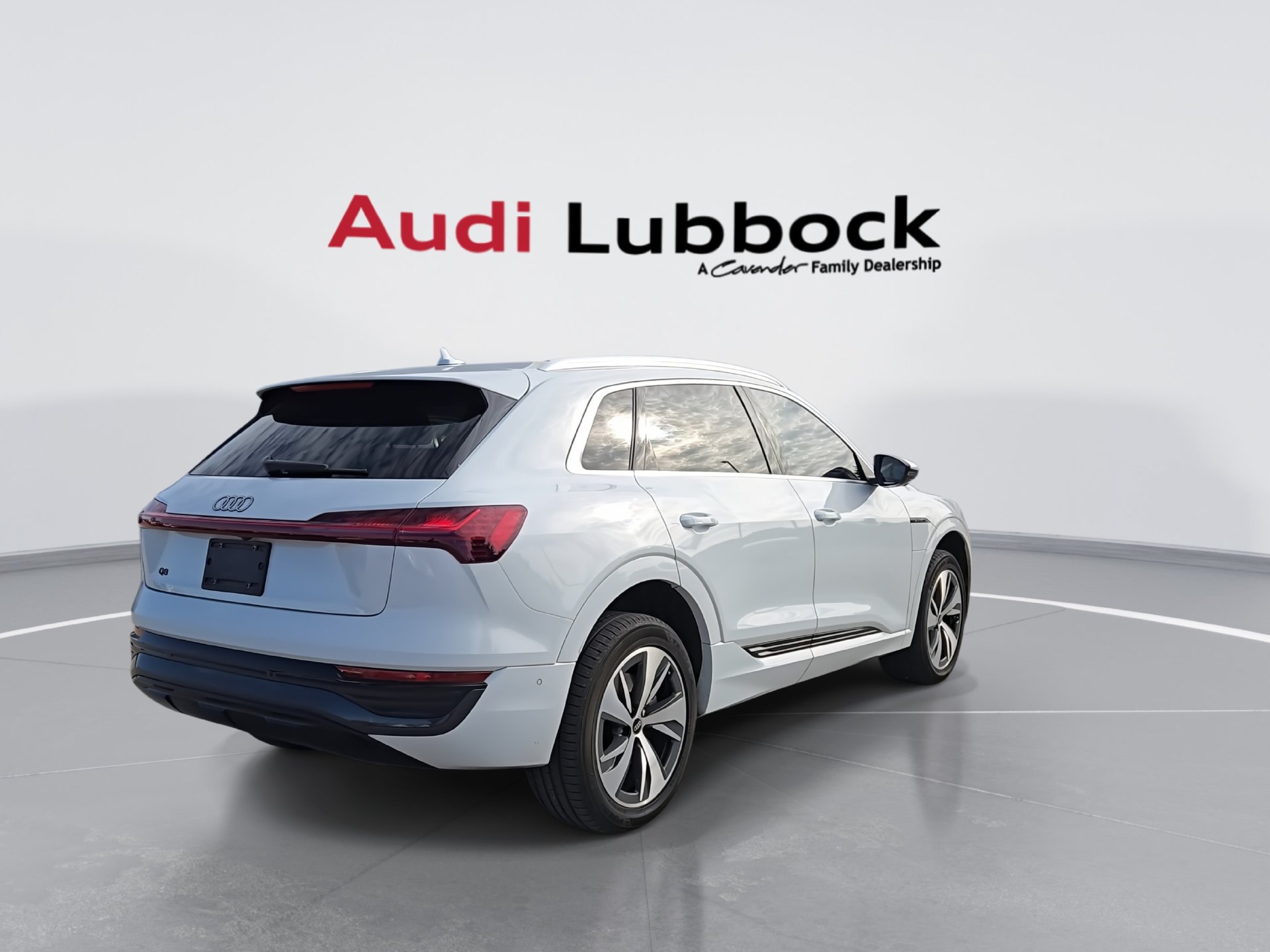 Used 2024 Audi Q8 e-tron Premium Plus AWD/4WD image 8