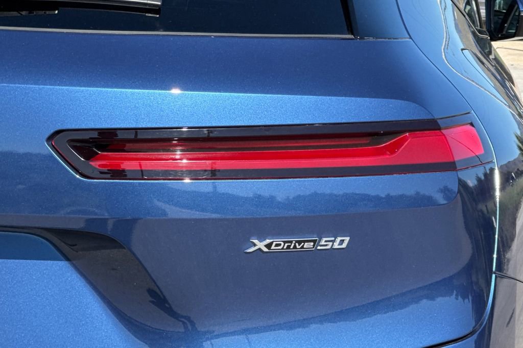 Used 2023 BMW iX xDrive50 image 33