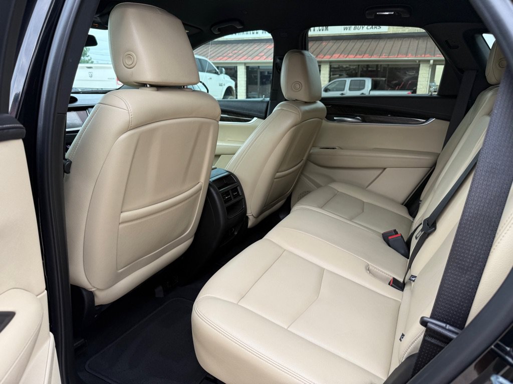 Used 2018 Cadillac XT5 FWD image 15