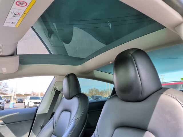 Used 2023 Tesla Model 3 Standard Range image 25