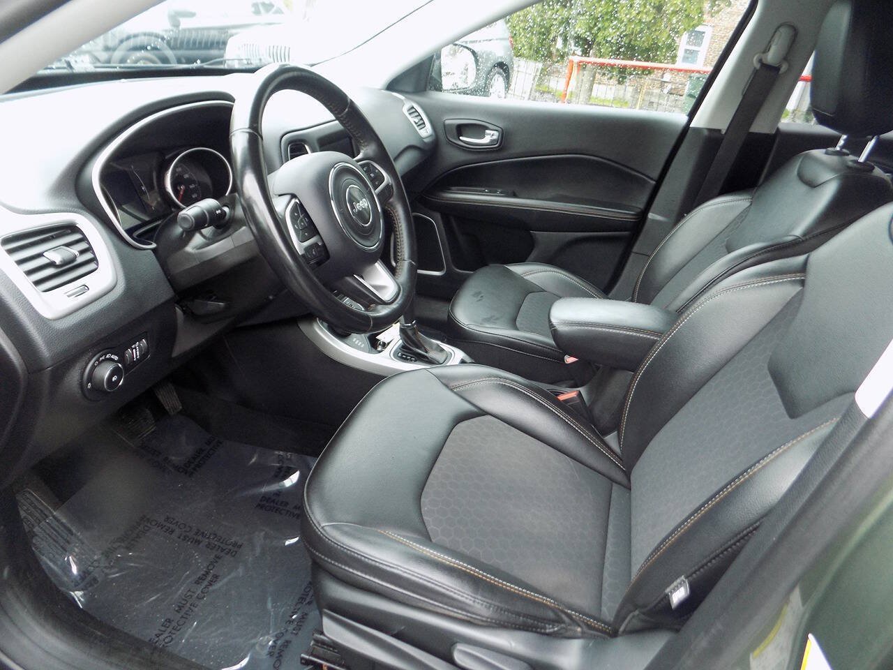 Used 2019 Jeep Compass Latitude w/ Cold Weather Group AWD/4WD image 11