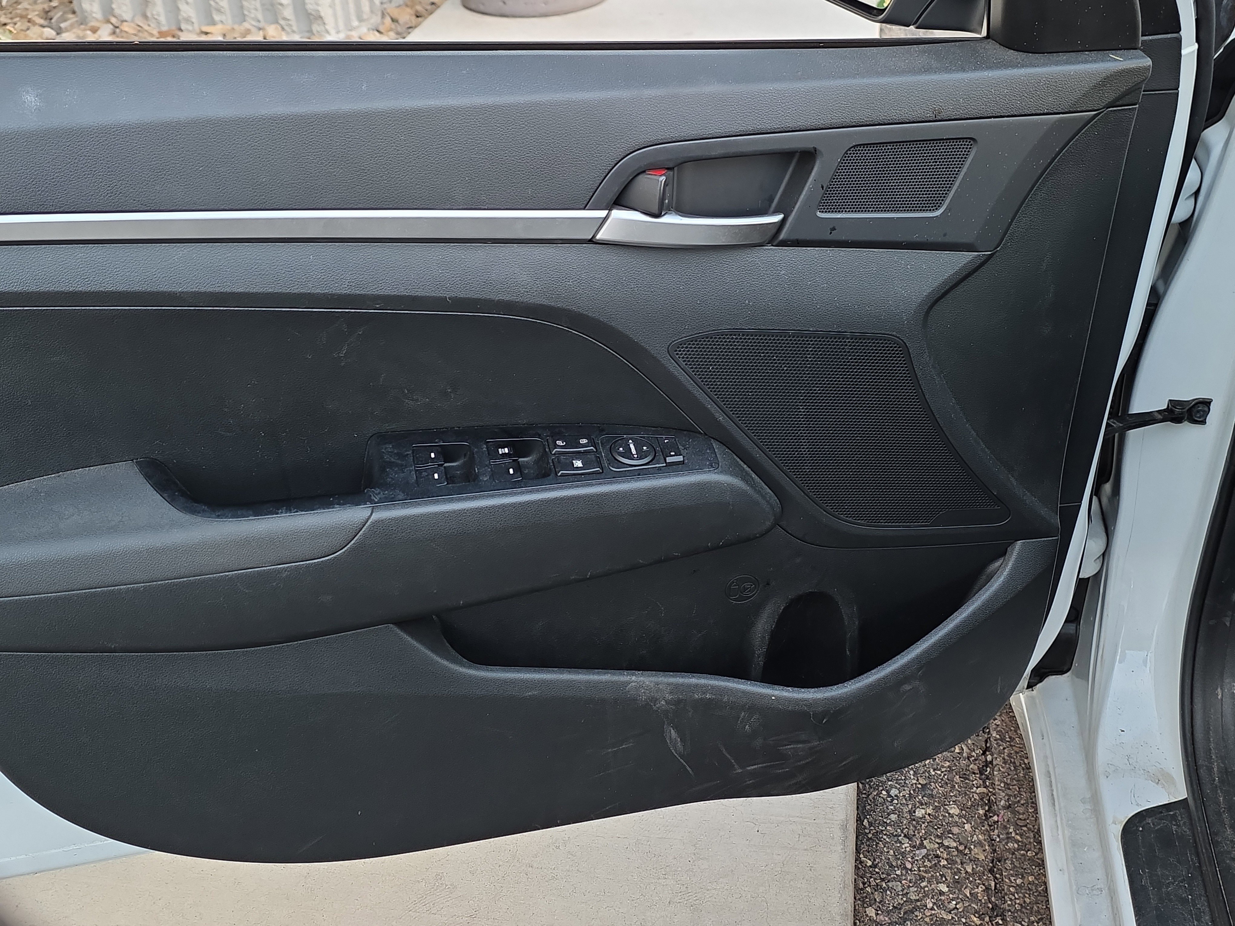 Used 2019 Hyundai Elantra SE w/ Cargo Package image 10