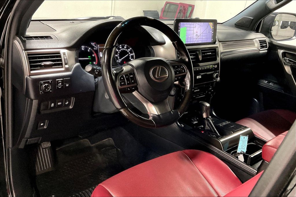 Used 2022 Lexus GX 460 Premium w/ Accessory Package AWD/4WD image 16