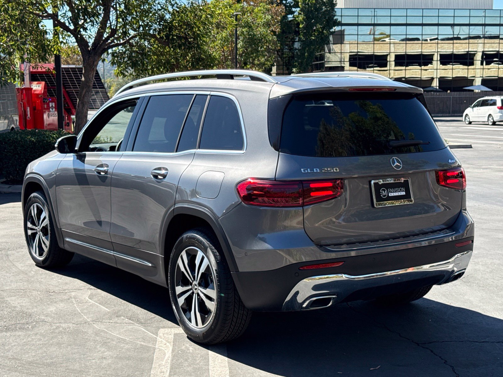 New 2026 Mercedes-Benz GLB 250 4MATIC image 8