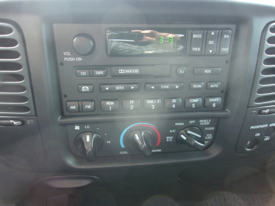 Used 2000 Ford F150 Harley-Davidson image 16