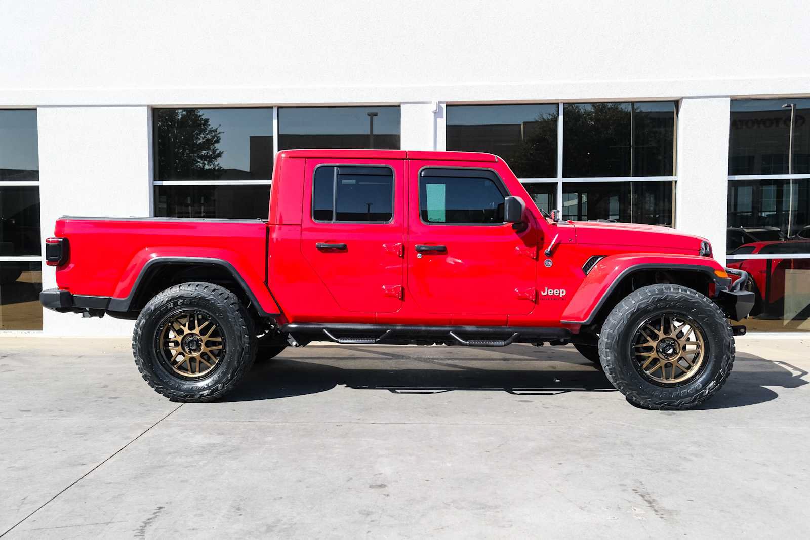 Used 2020 Jeep Gladiator Overland w/ LED Lighting Group AWD/4WD image 8
