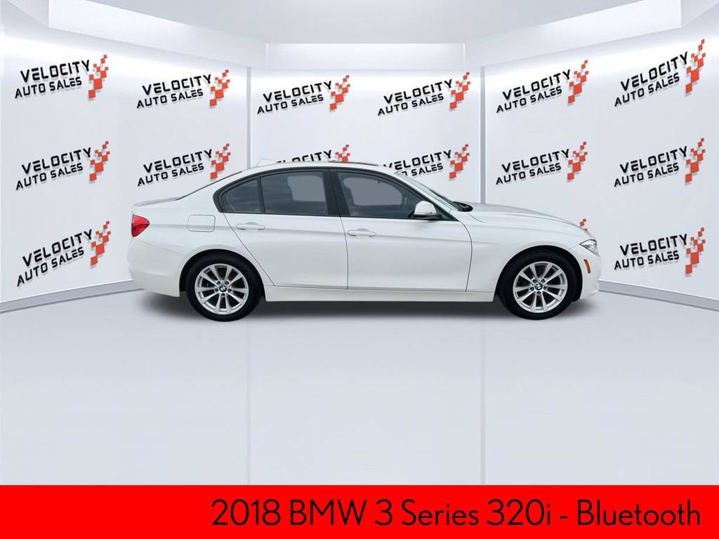 Used 2018 BMW 320i Sedan w/ Convenience Package RWD image 2