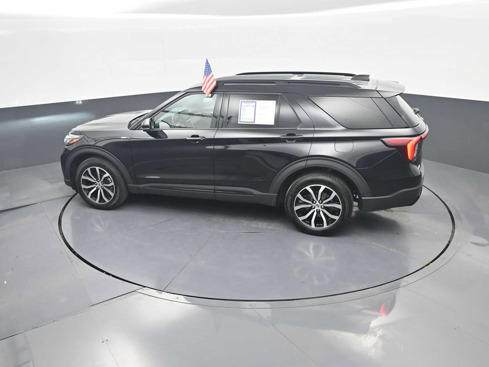 Used 2025 Ford Explorer ST-Line AWD/4WD image 36