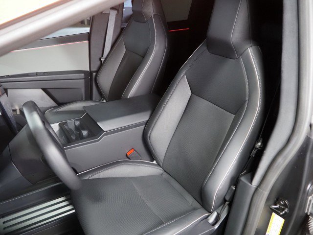 Used 2024 Tesla Cybertruck AWD Crew Cab image 14
