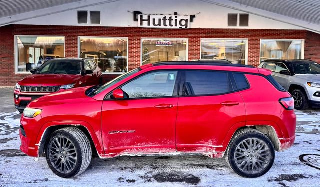 Used 2022 Jeep Compass Limited w/ (RED) Package image 2
