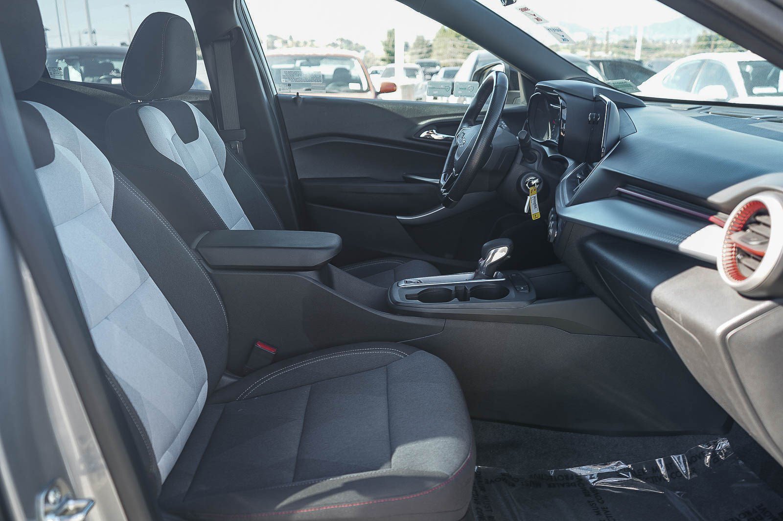 Used 2026 Chevrolet Trax RS FWD image 18