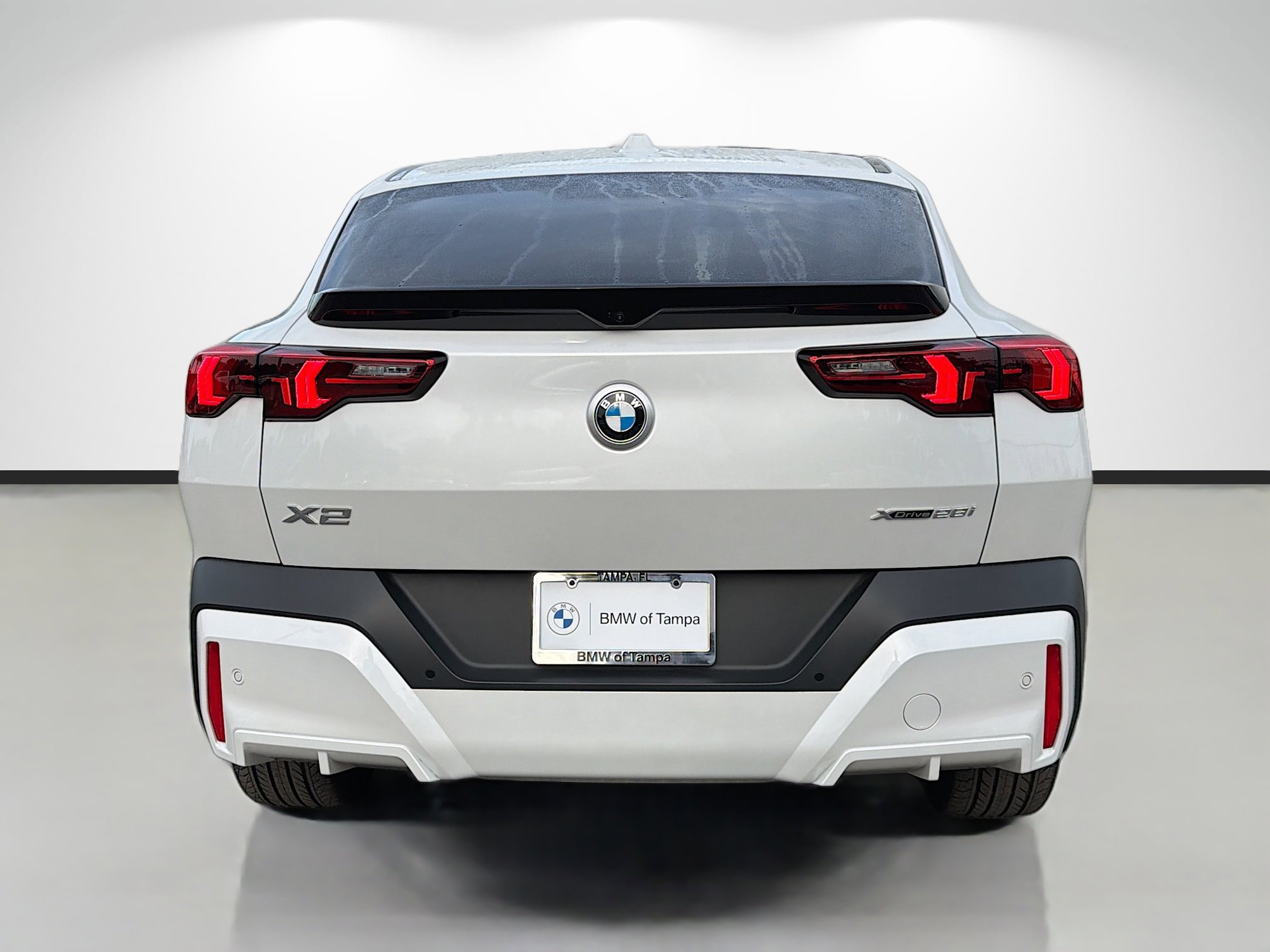 Used 2025 BMW X2 xDrive28i AWD/4WD image 4