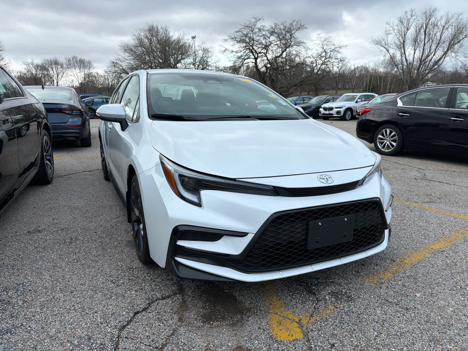 Used 2023 Toyota Corolla SE image 2