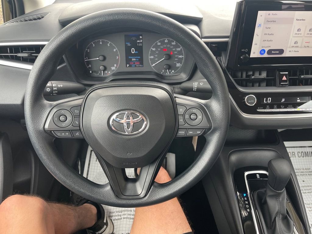 Used 2025 Toyota Corolla LE image 13