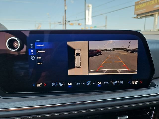 New 2025 Chevrolet Suburban Premier image 13