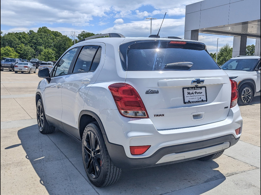 Used 2021 Chevrolet Trax LT w/ Redline Edition AWD/4WD image 8
