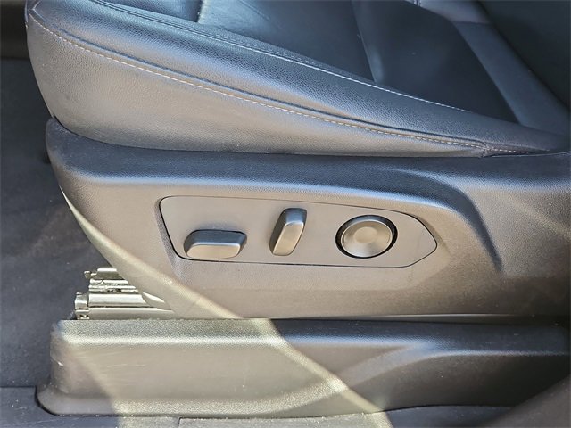 Used 2024 Chevrolet Suburban LT image 18