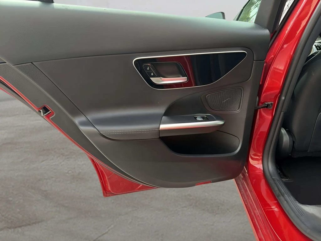 Used 2022 Mercedes-Benz C 300 4MATIC Sedan image 31