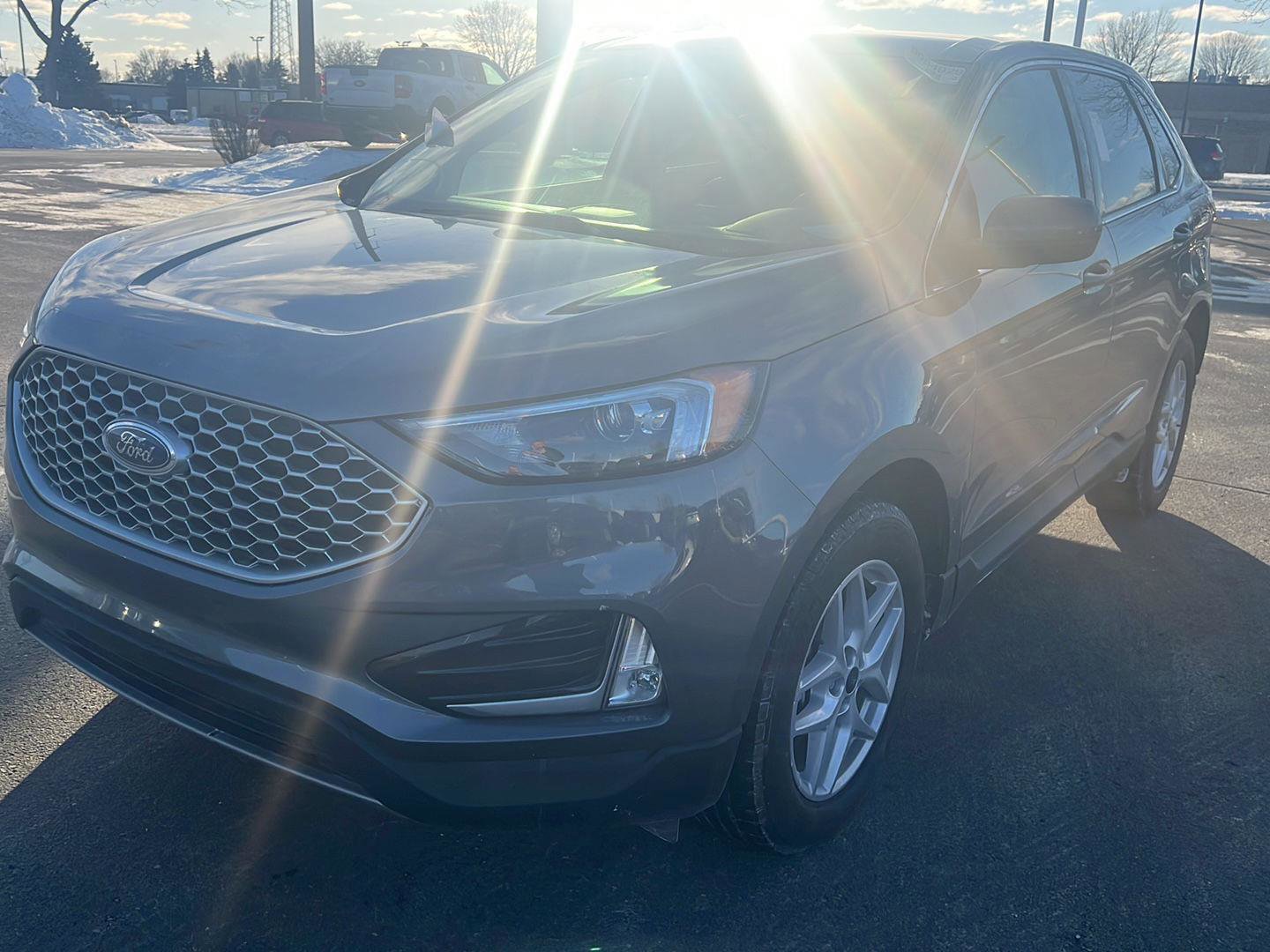 Used 2024 Ford Edge SEL w/ Convenience Package image 11