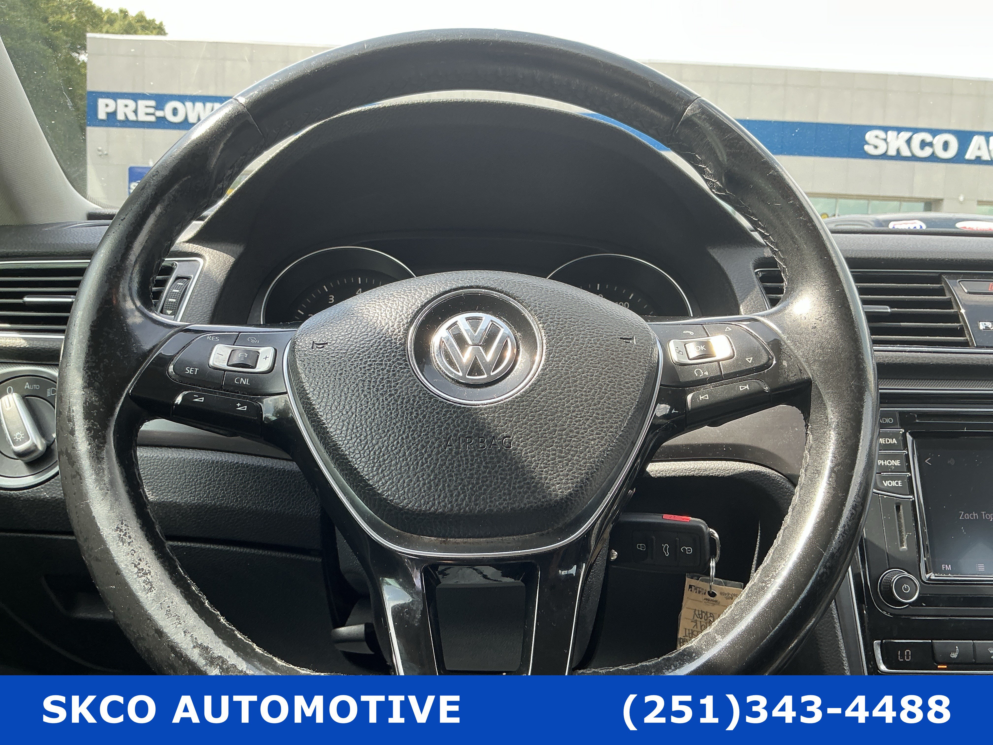 Used 2018 Volkswagen Passat 2.0T R-Line FWD image 18